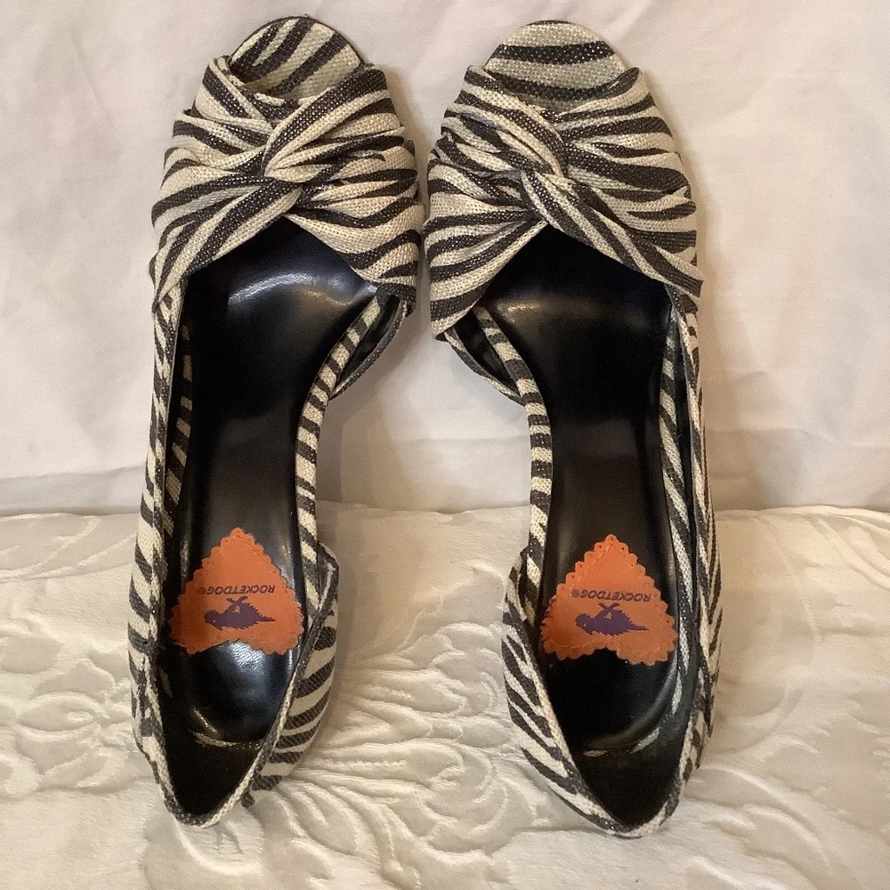 GUC Rocket Dog zebra animal‎ black white heels canvas